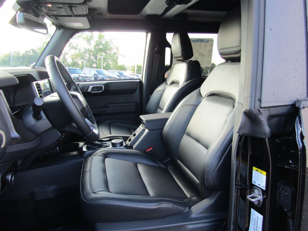 2025 Ford Bronco Badlands photo 9