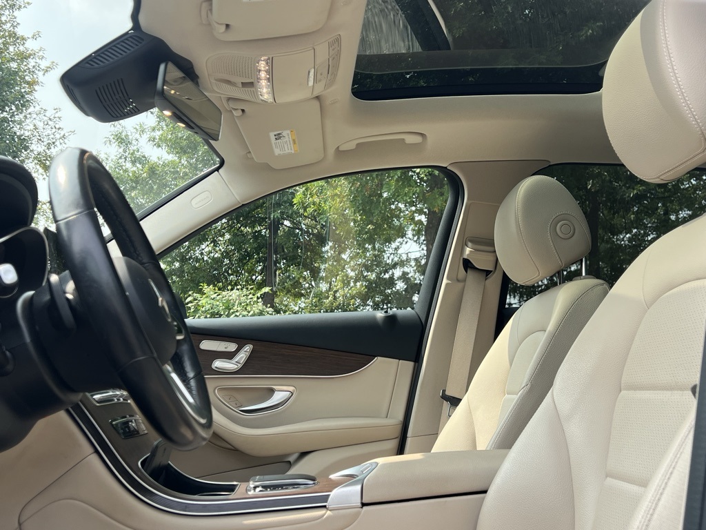 2022 Mercedes Benz GLC 300 4MATIC photo 9