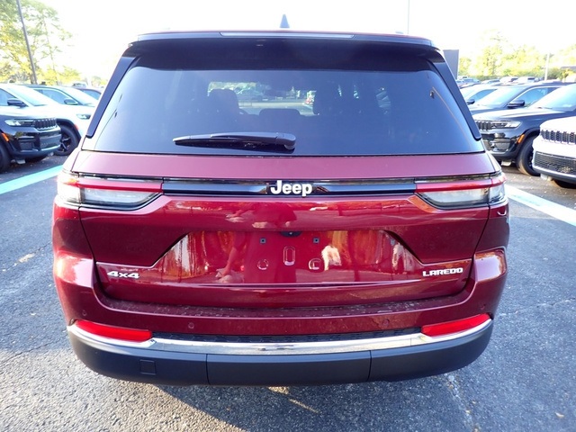 2025 Jeep Grand Cherokee Laredo X photo 4