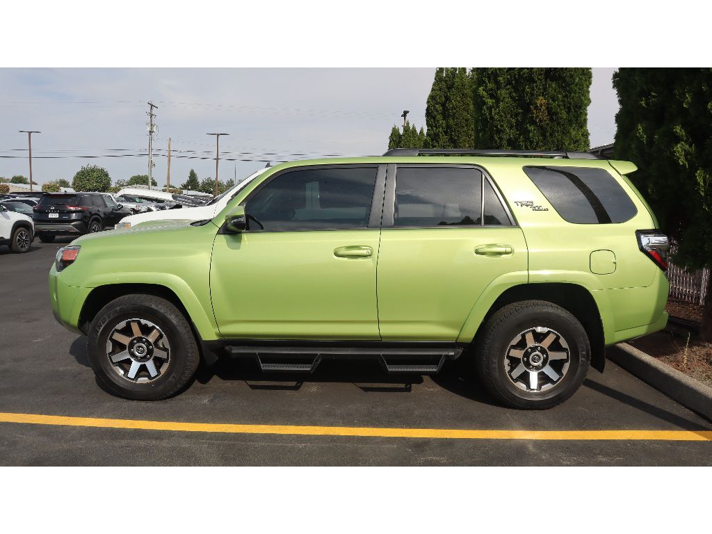 2023 Toyota 4Runner TRD Off-Road Premium photo 2