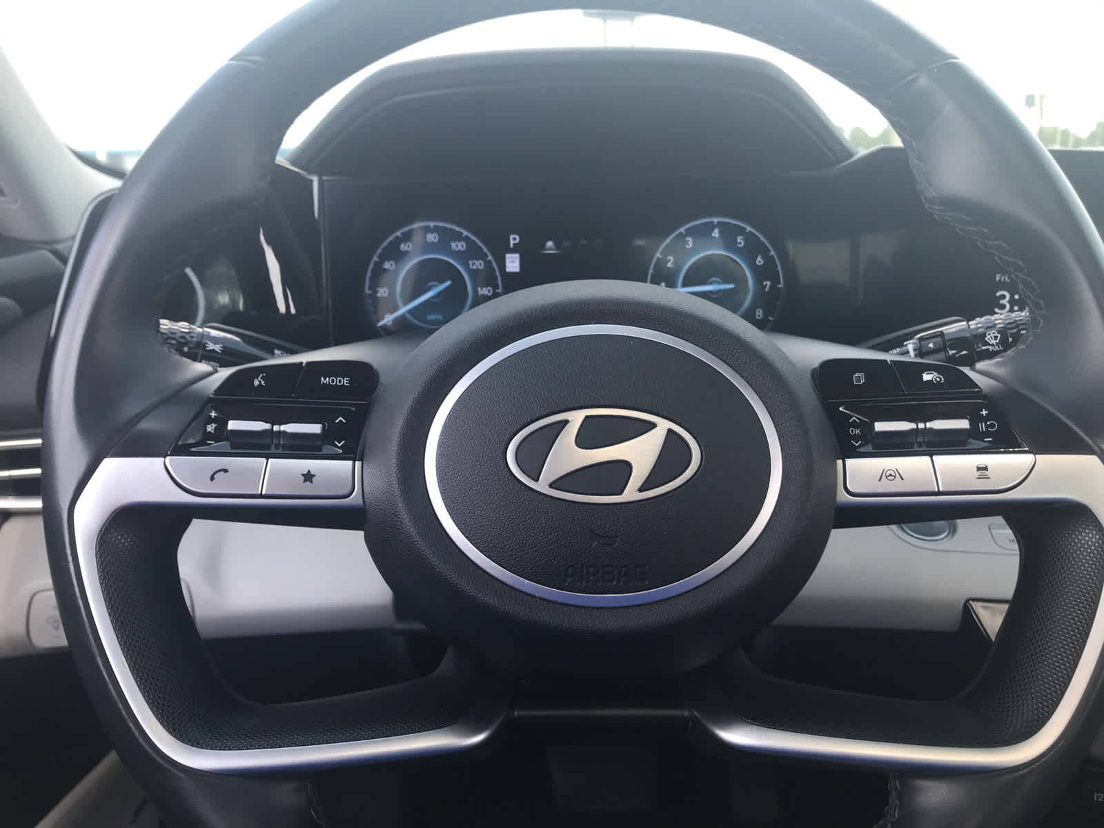2024 Hyundai Elantra Limited photo 14