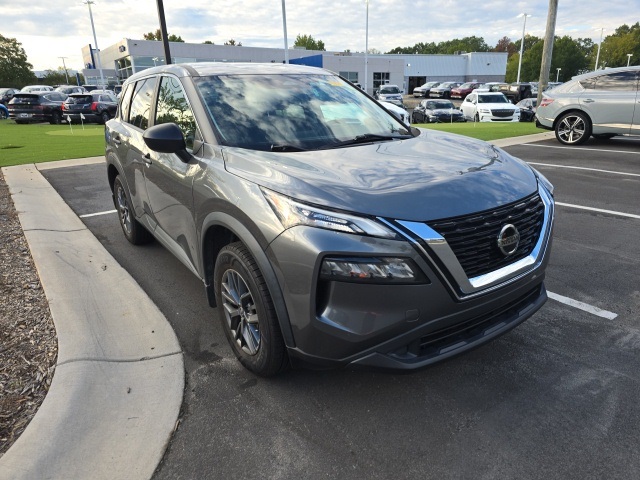 2021 Nissan Rogue S photo 2