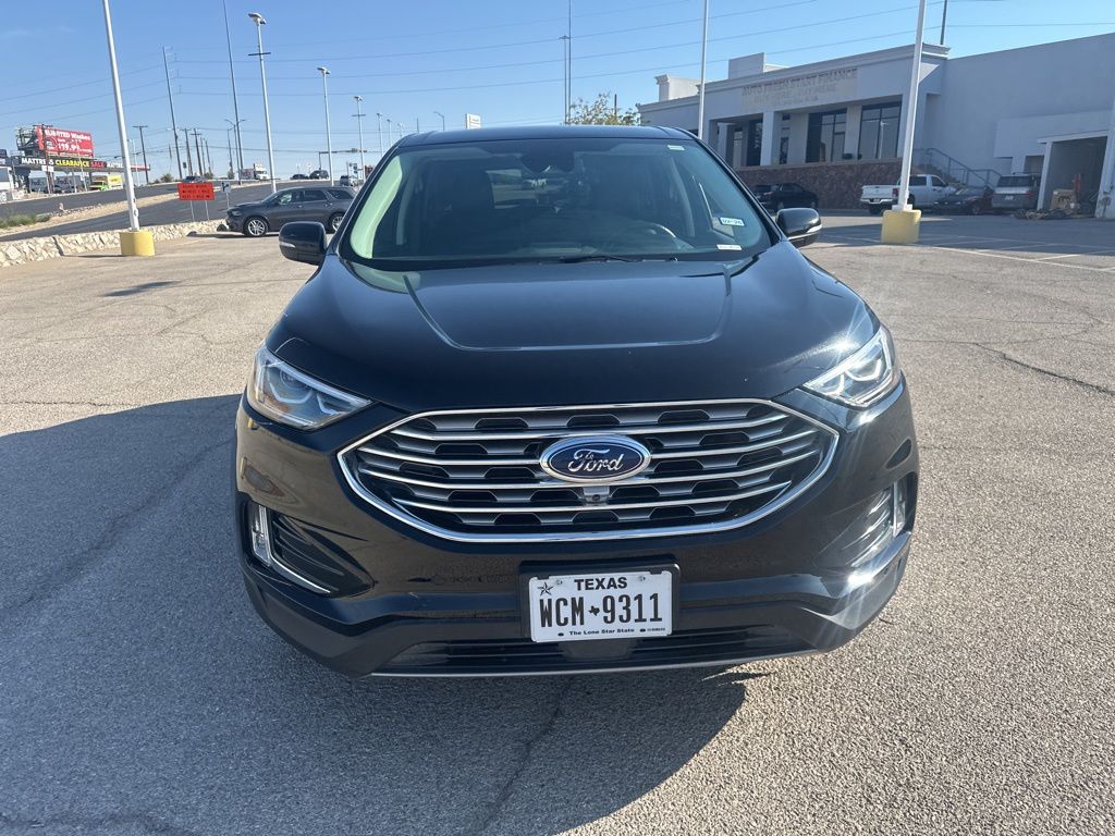 2023 Ford Edge Titanium photo 3