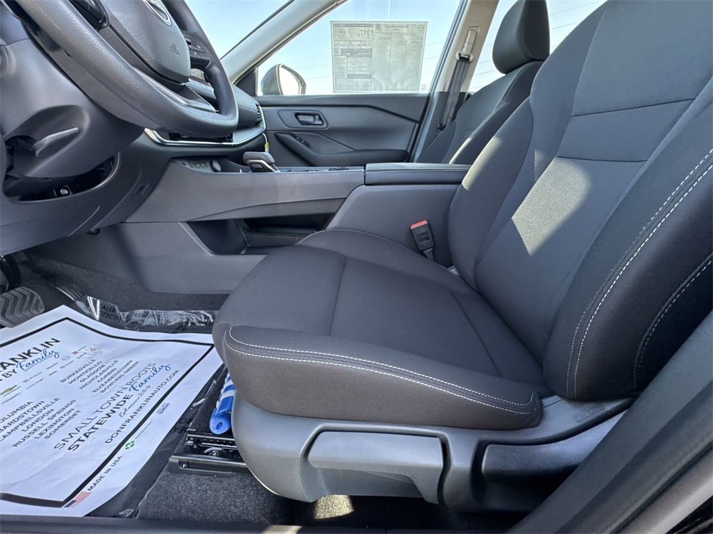 2026 Nissan Rogue S photo 12