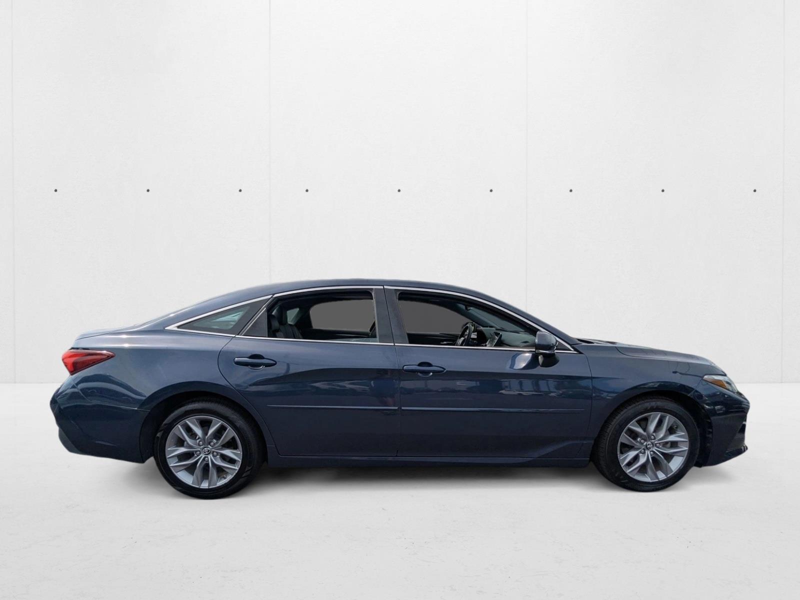 2019 Toyota Avalon XLE photo 4