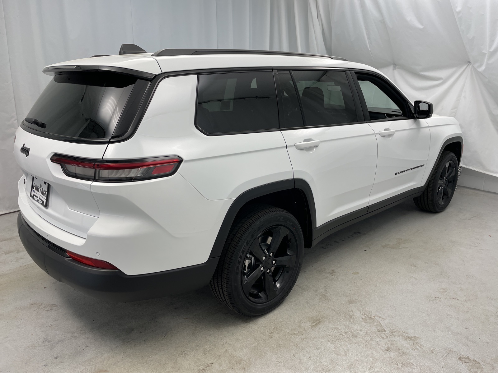 2025 Jeep Grand Cherokee Altitude X photo 2