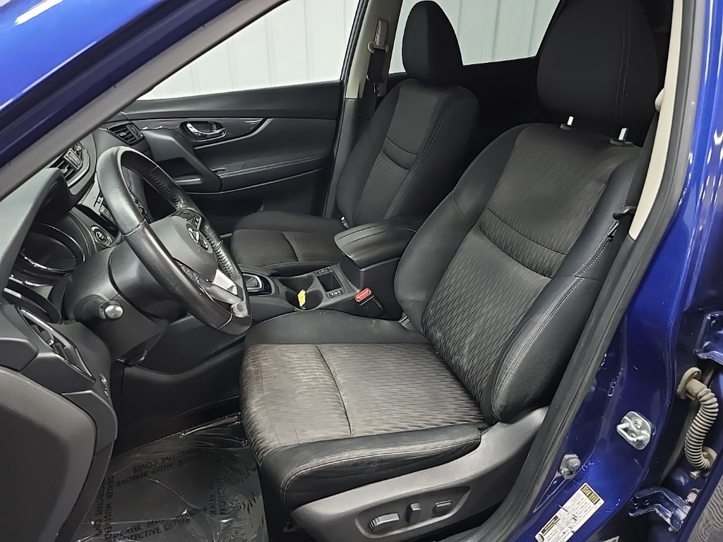 2019 Nissan Rogue SV photo 28