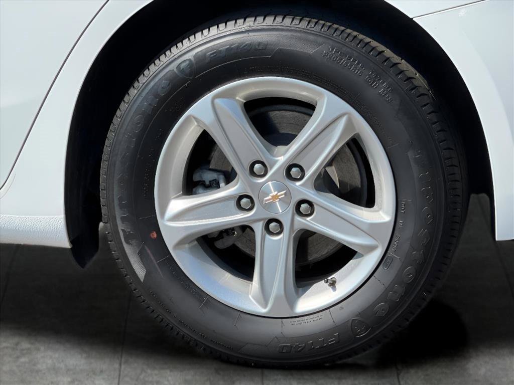 2024 Chevrolet Malibu LS photo 8