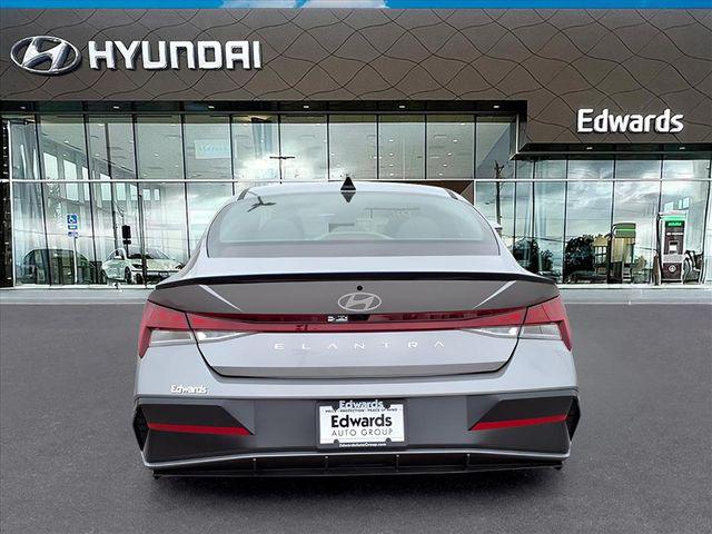 2026 Hyundai Elantra SEL Sport photo 3