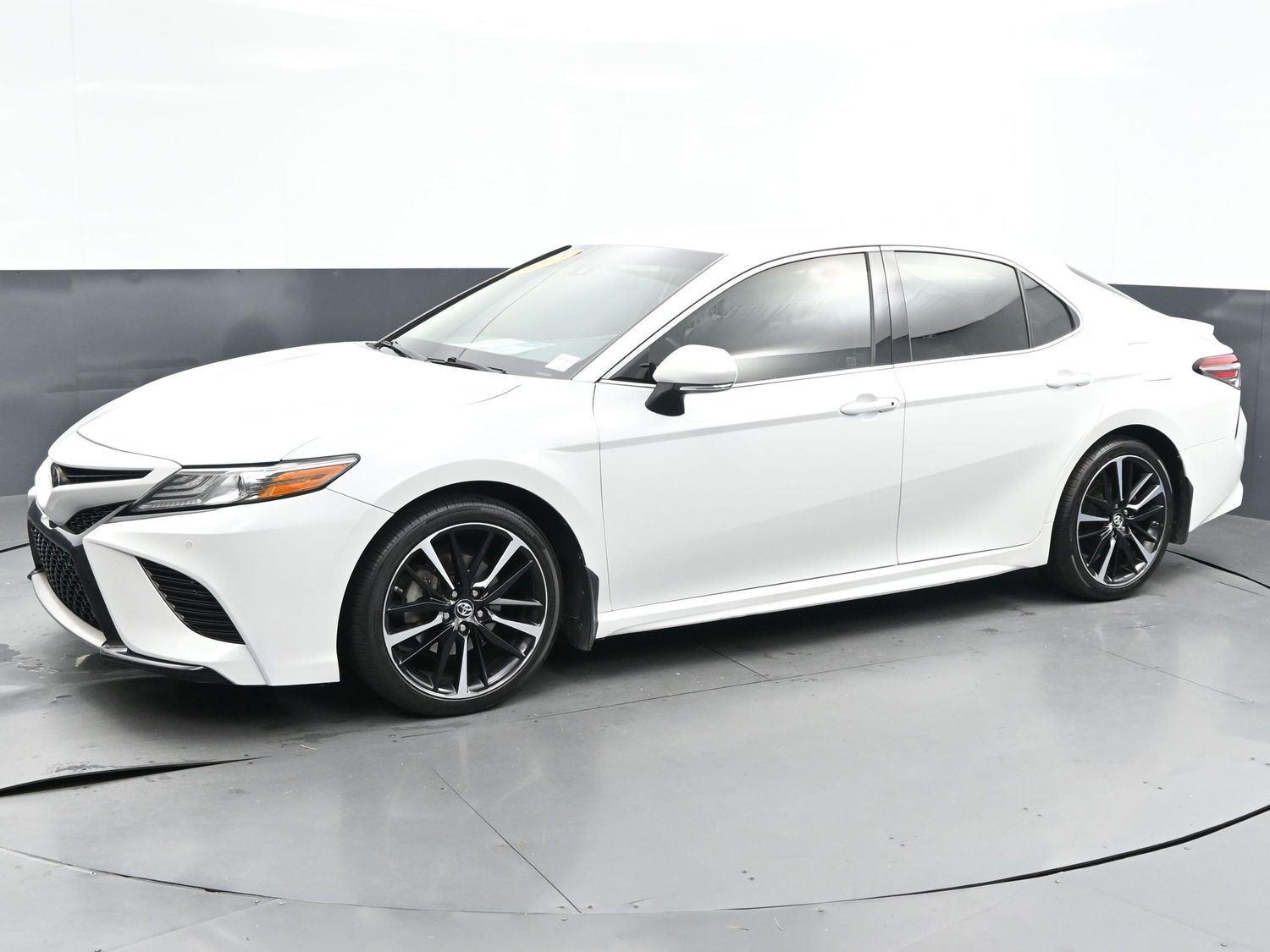 2018 Toyota Camry XSE photo 3