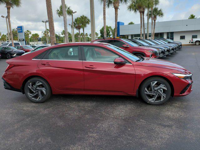 2025 Hyundai Elantra Limited photo 3