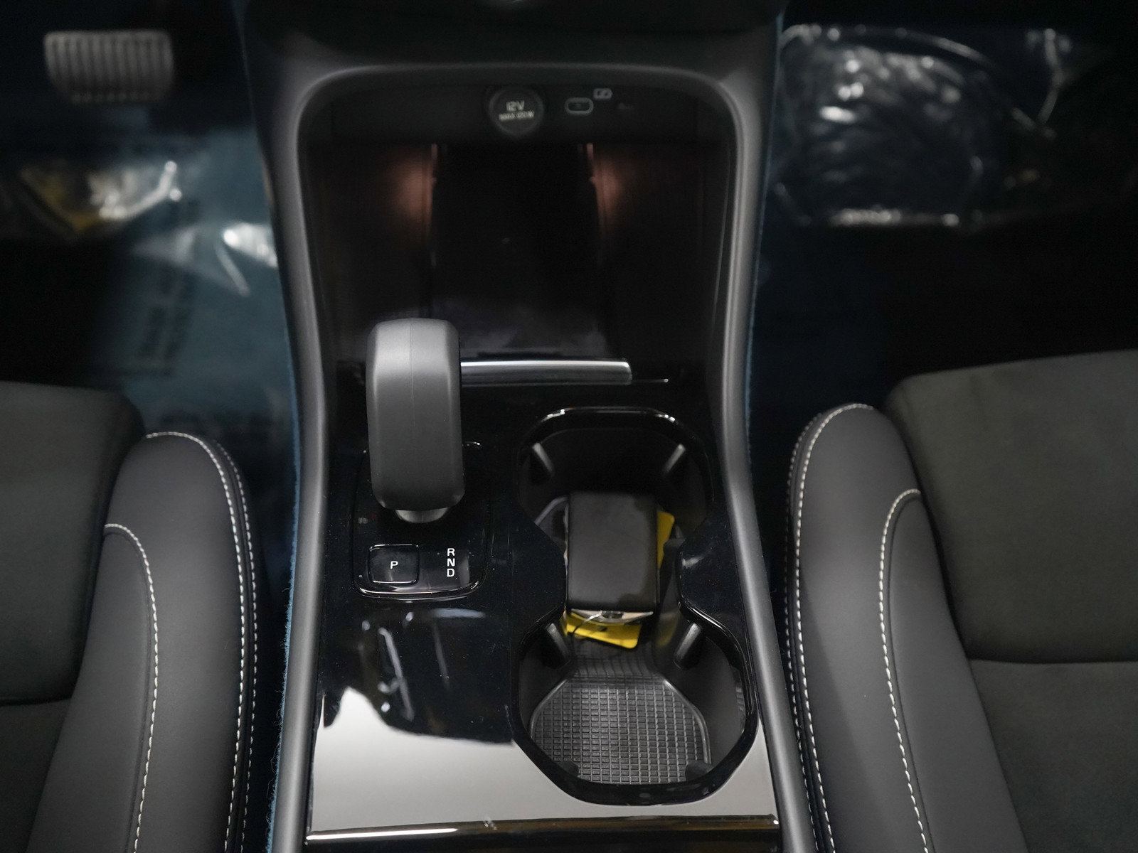 2023 Volvo XC40 Recharge Ultimate AWD photo 16