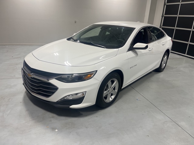 2024 Chevrolet Malibu 1LT photo 2
