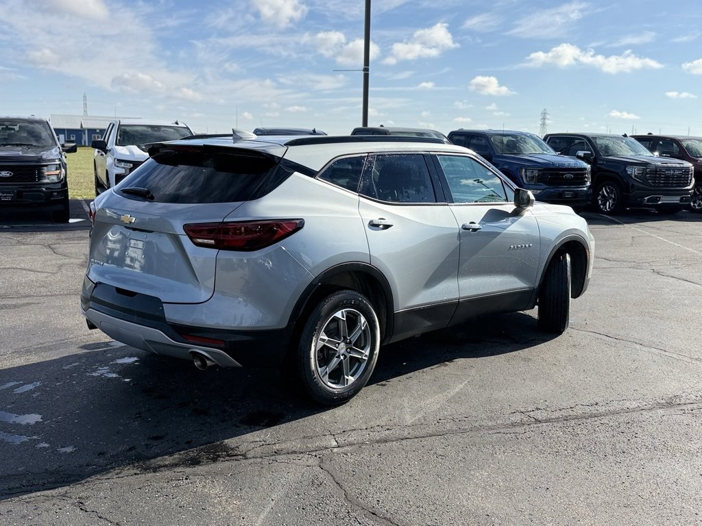 2024 Chevrolet Blazer 2LT photo 2