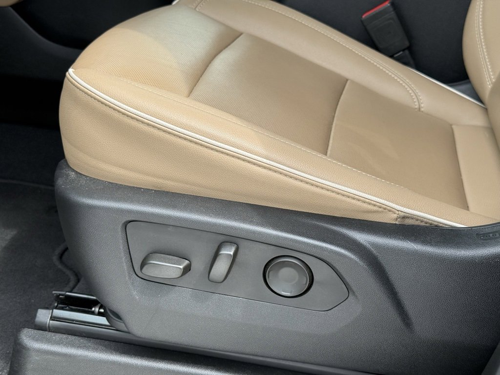 2024 Chevrolet Suburban Premier photo 12