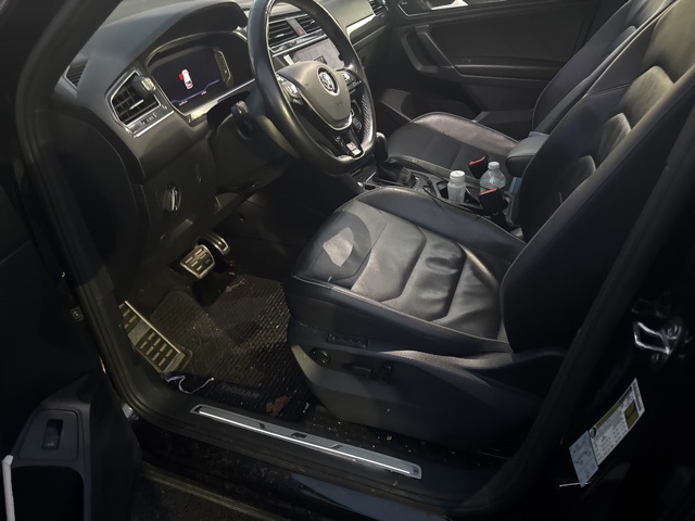 2020 Volkswagen Tiguan SEL Premium R-Line photo 3