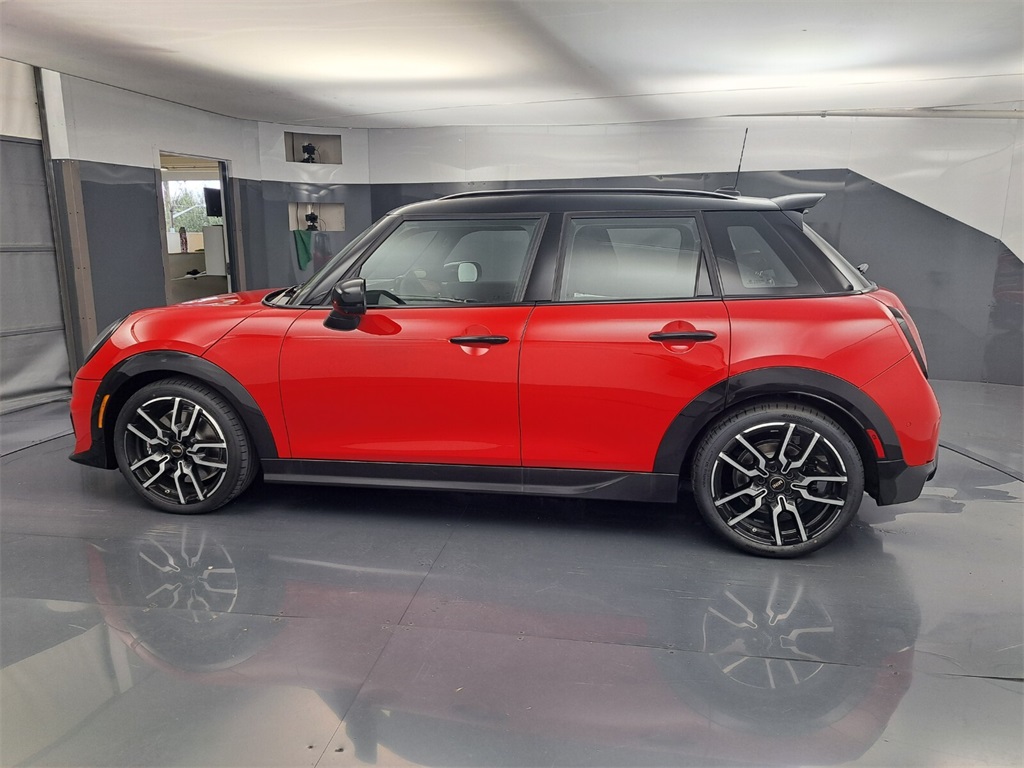 2026 Mini Cooper 4 Door Hardtop S Iconic photo 6