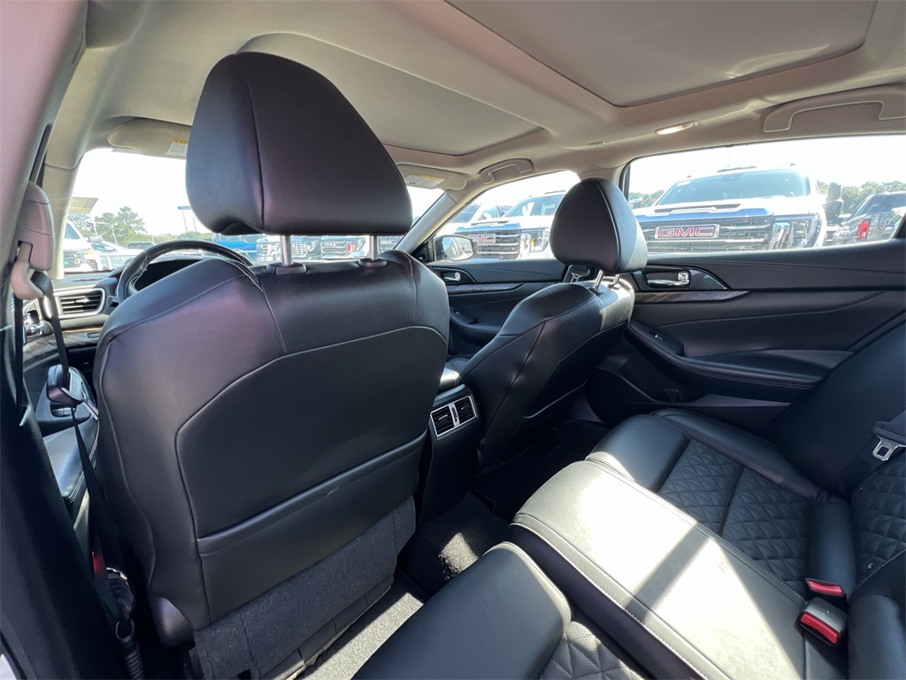 2017 Nissan Maxima Platinum photo 10