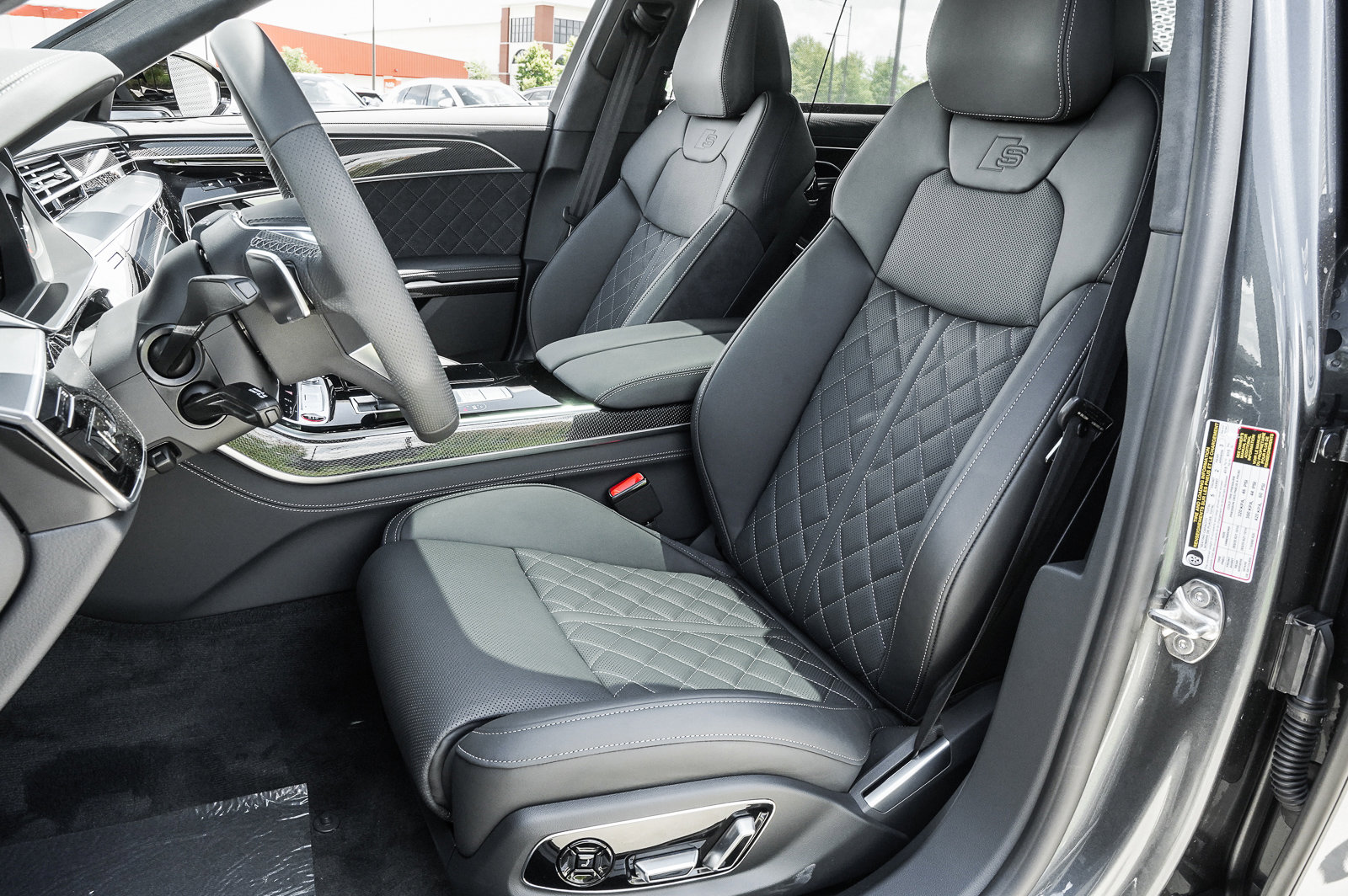 2025 Audi S8 4.0T photo 8