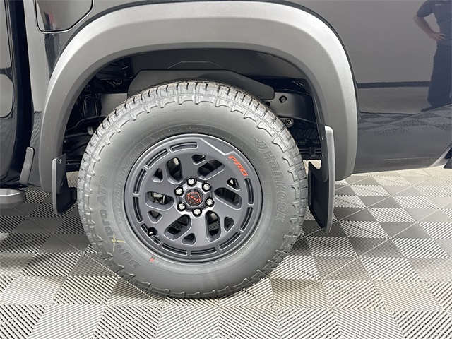 2025 Nissan Frontier PRO-X photo 4