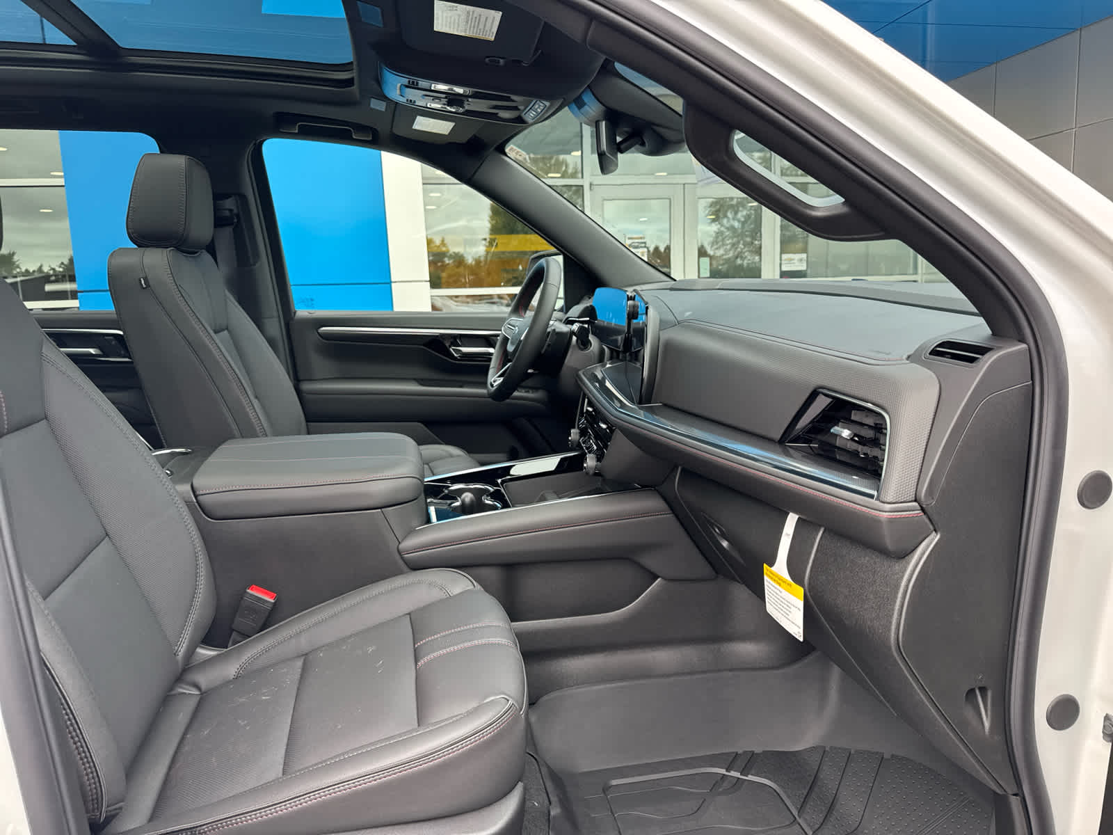 2025 Chevrolet Tahoe RST photo 4