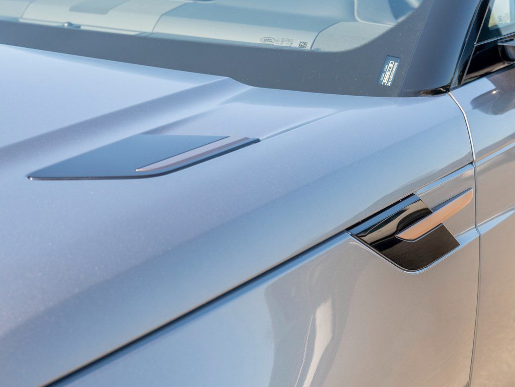 2025 Land Rover Range Rover Sport SE photo 7