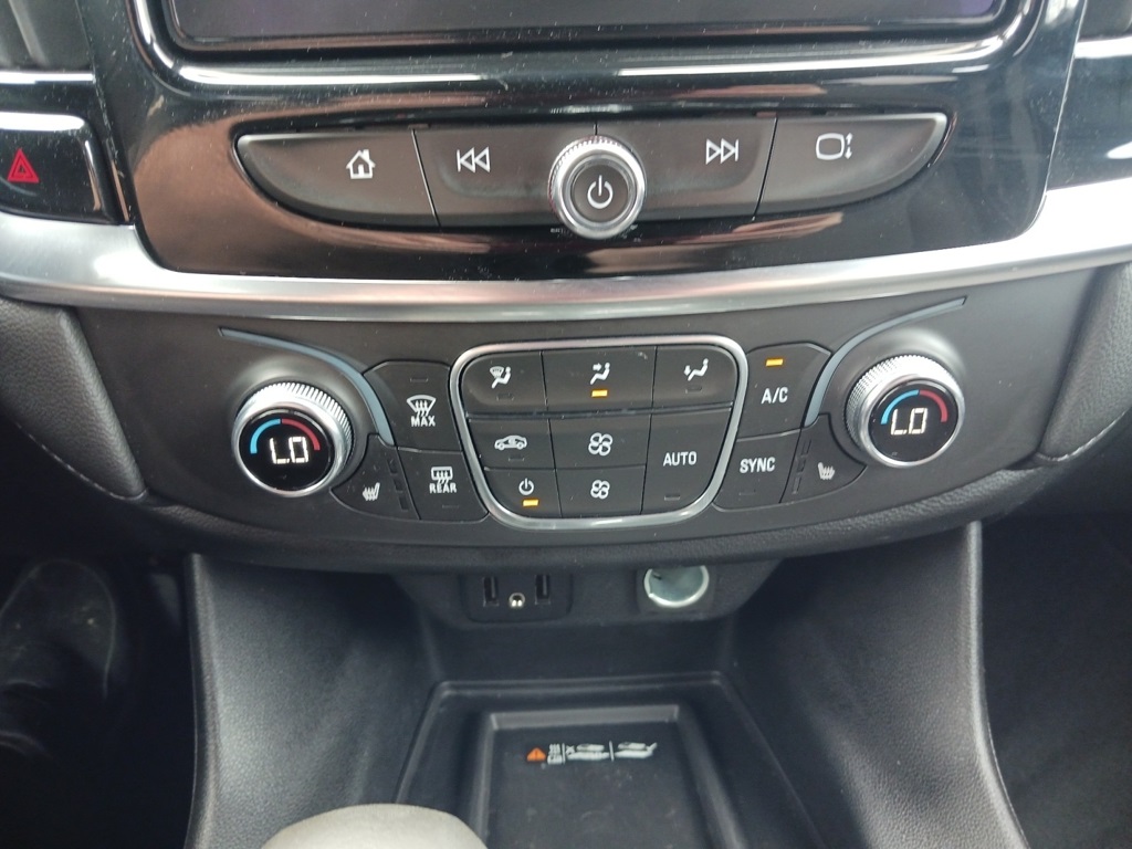2022 Chevrolet Traverse Cloth photo 17