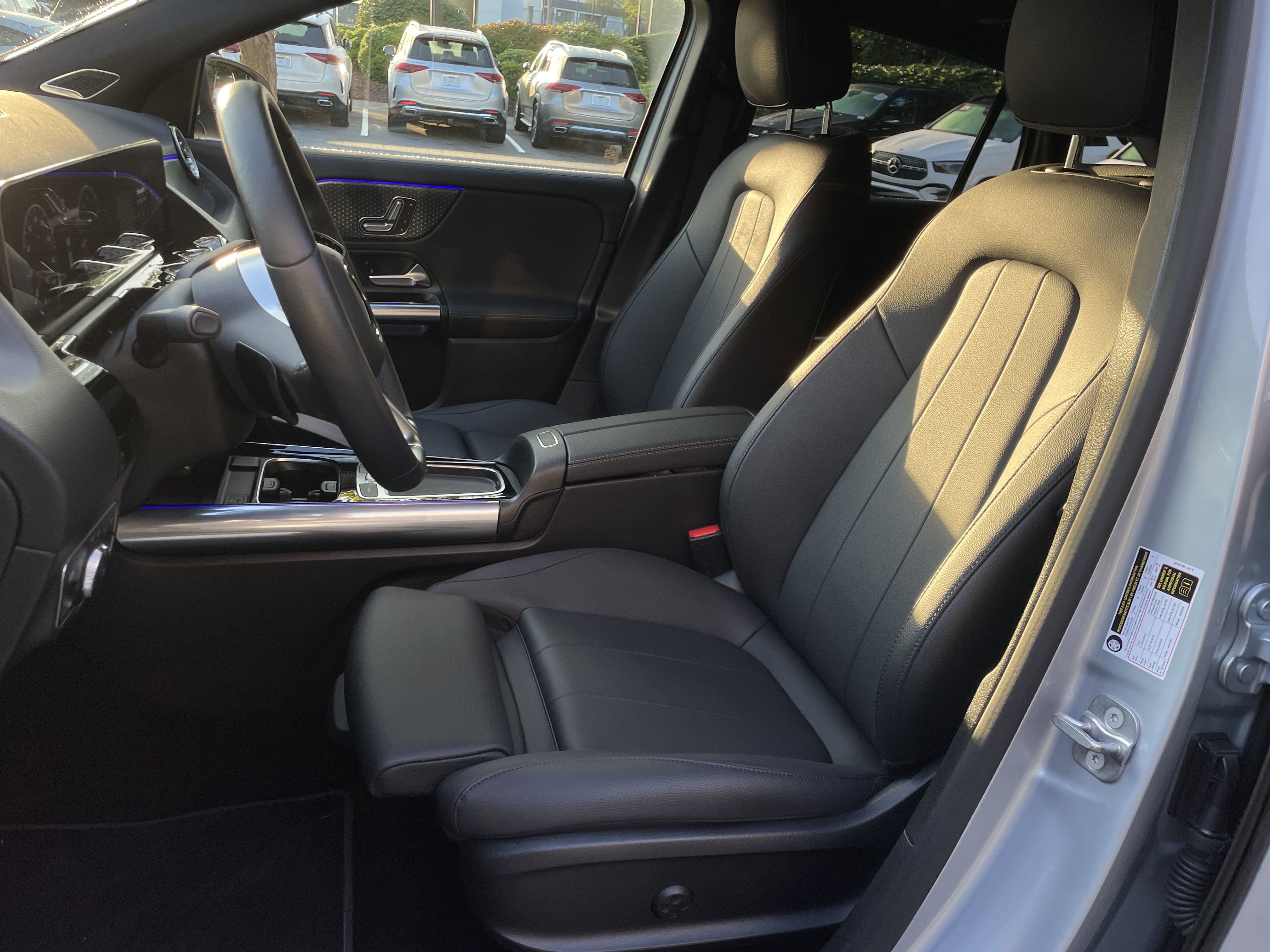 2025 Mercedes Benz GLA 250 photo 3
