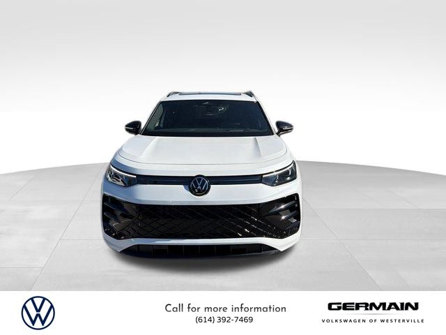 2025 Volkswagen Tiguan SE R-Line Black photo 2