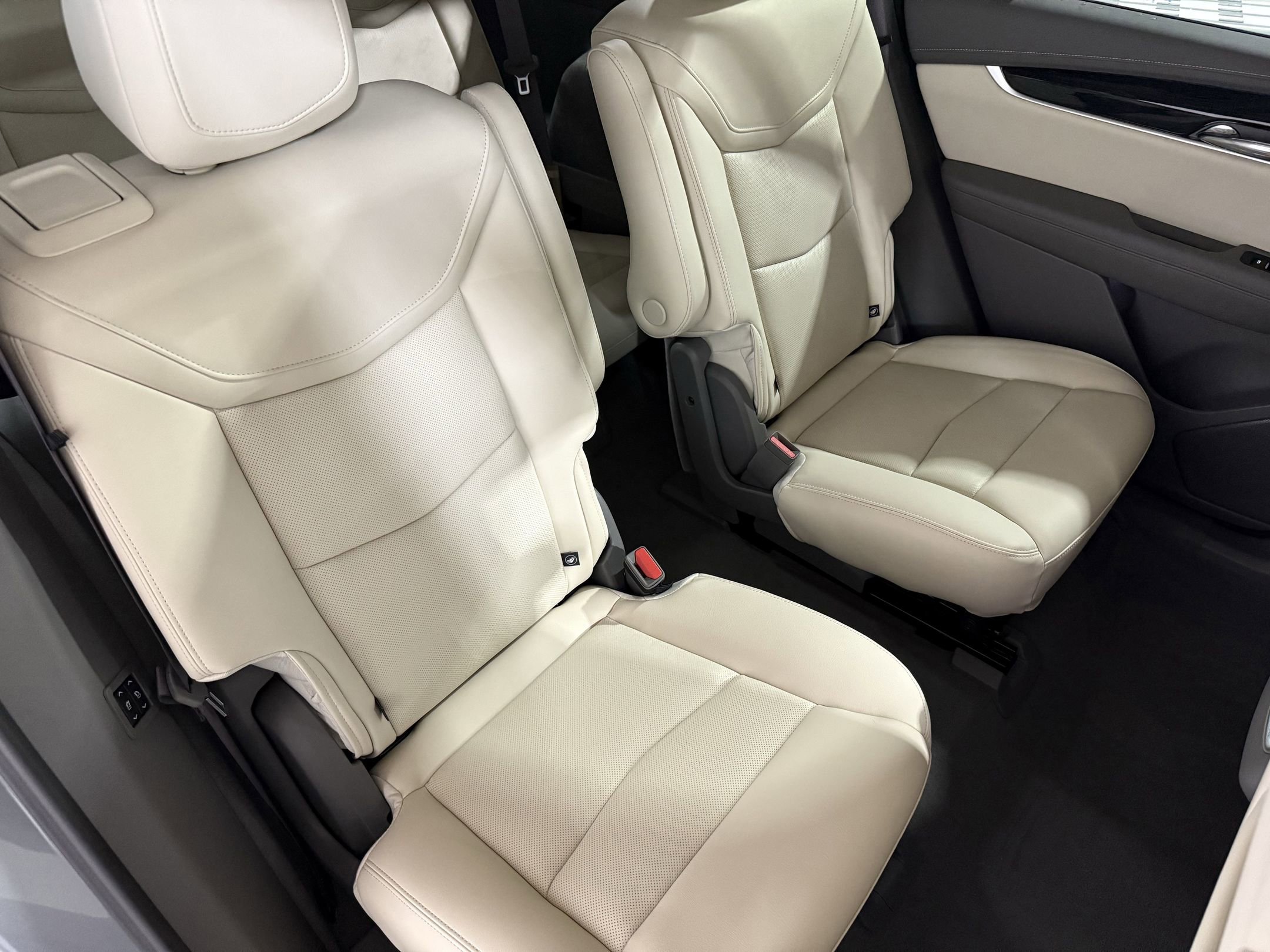 2025 Cadillac XT6 Premium Luxury photo 44