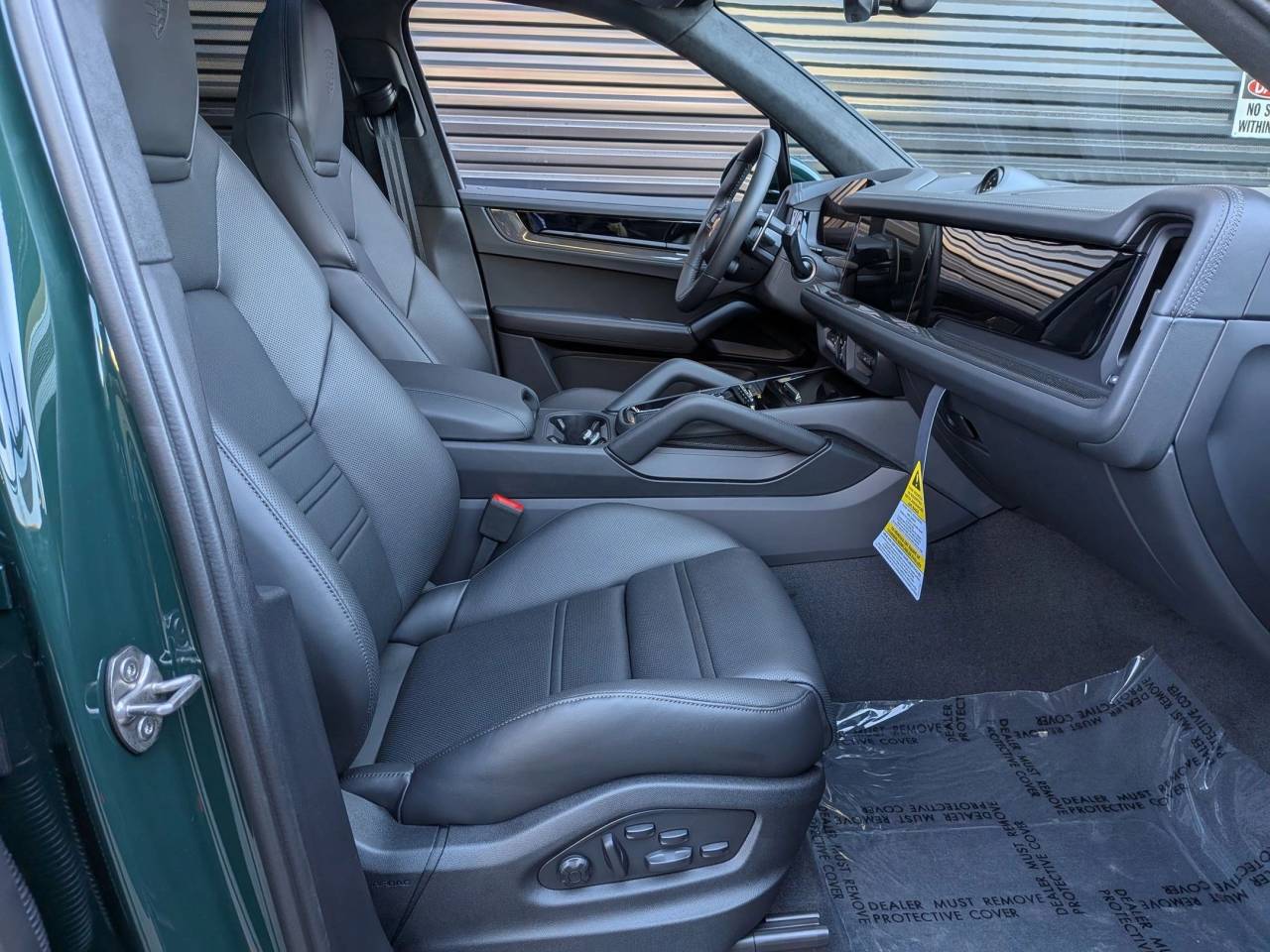 2025 Porsche Cayenne GTS photo 15