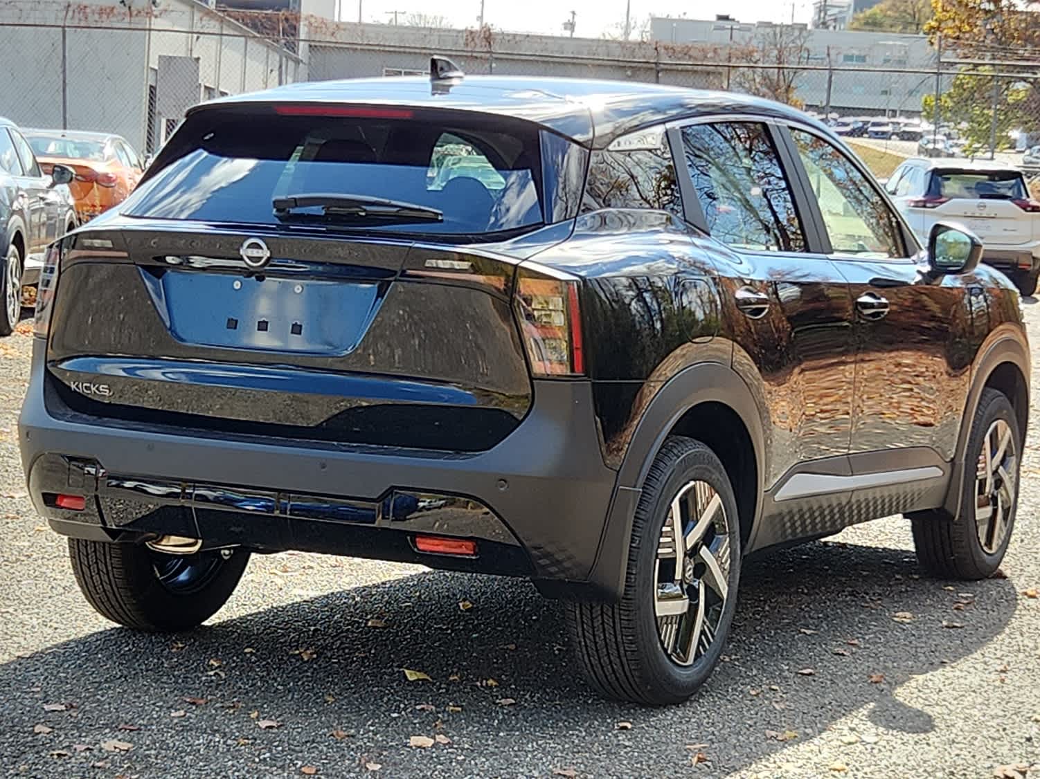 2025 Nissan Kicks SV photo 3