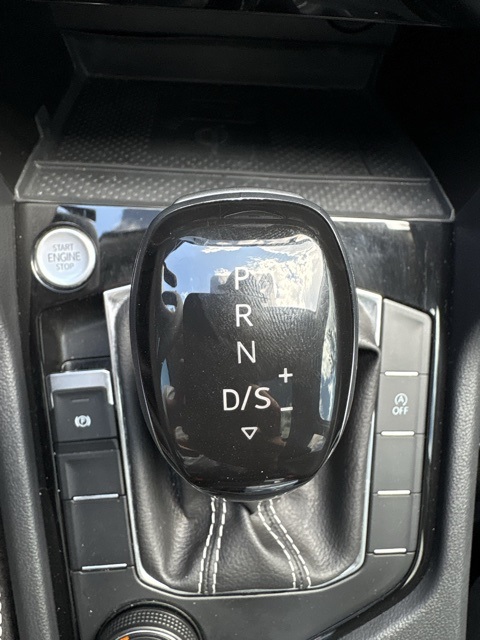2024 Volkswagen Taos SEL photo 12