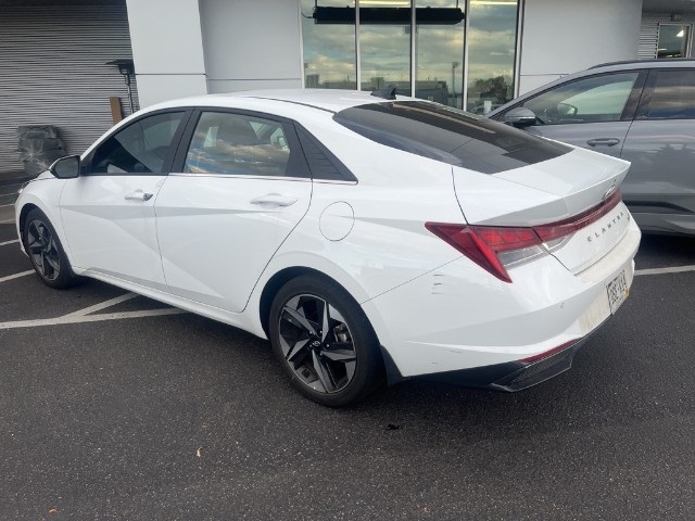 2023 Hyundai Elantra Hybrid Limited photo 4