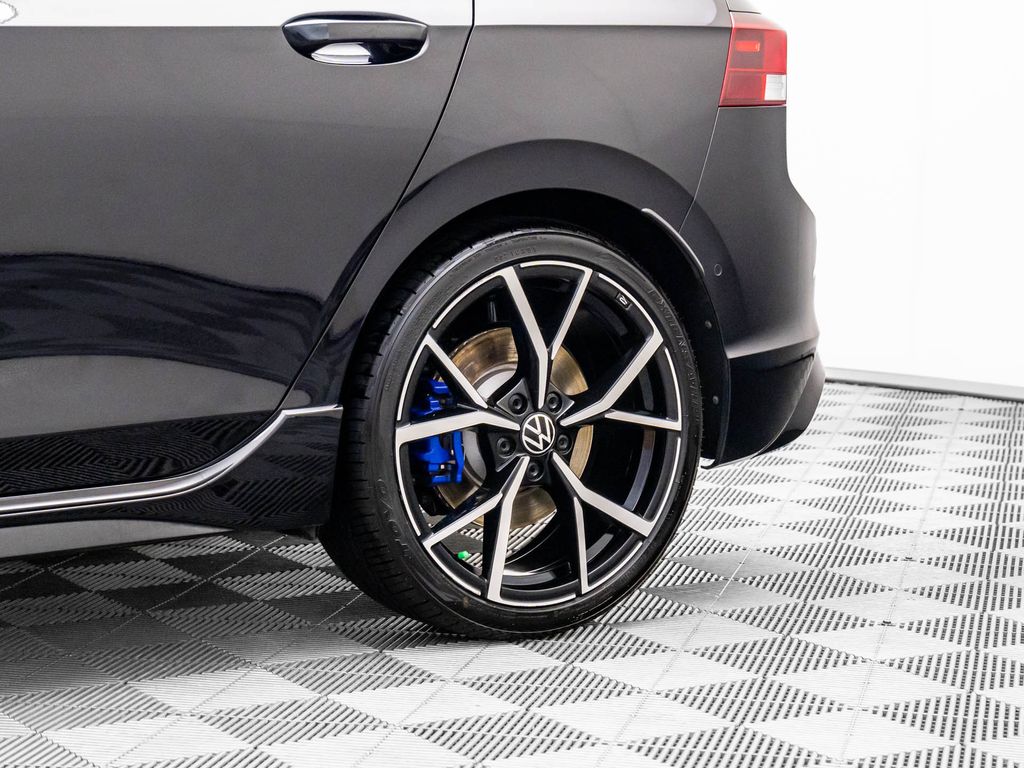 2024 Volkswagen Golf R photo 30