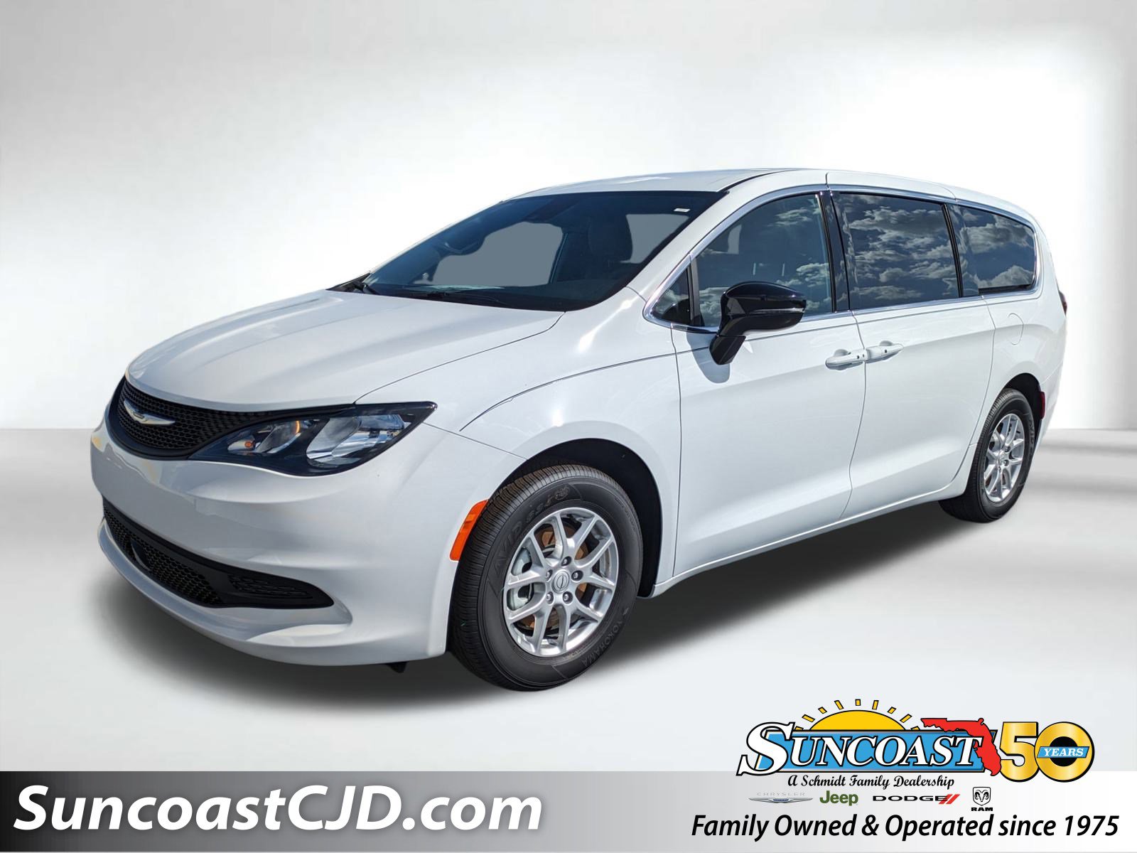 2026 Chrysler Voyager LX's photo