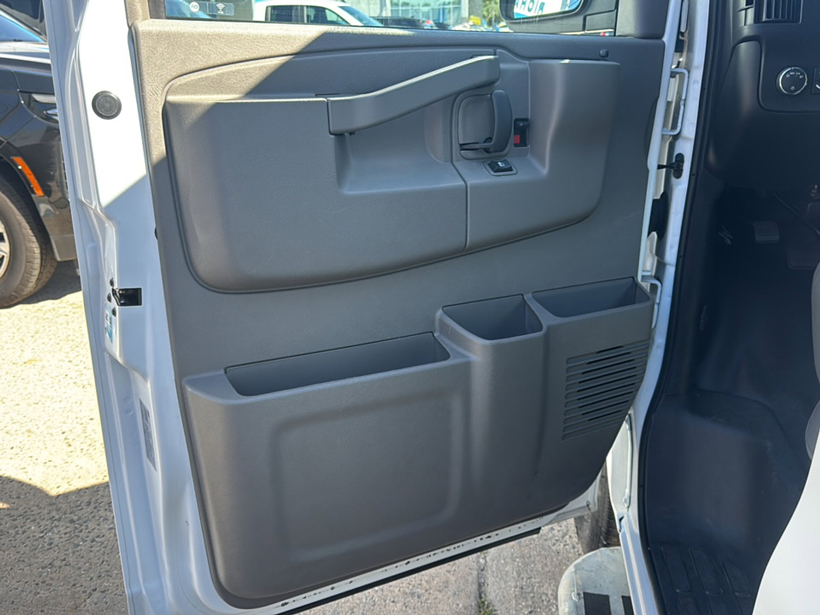 2023 Gmc Savana 2500 Cargo photo 11