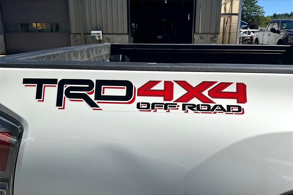 2023 Toyota Tacoma TRD Off-Road photo 28