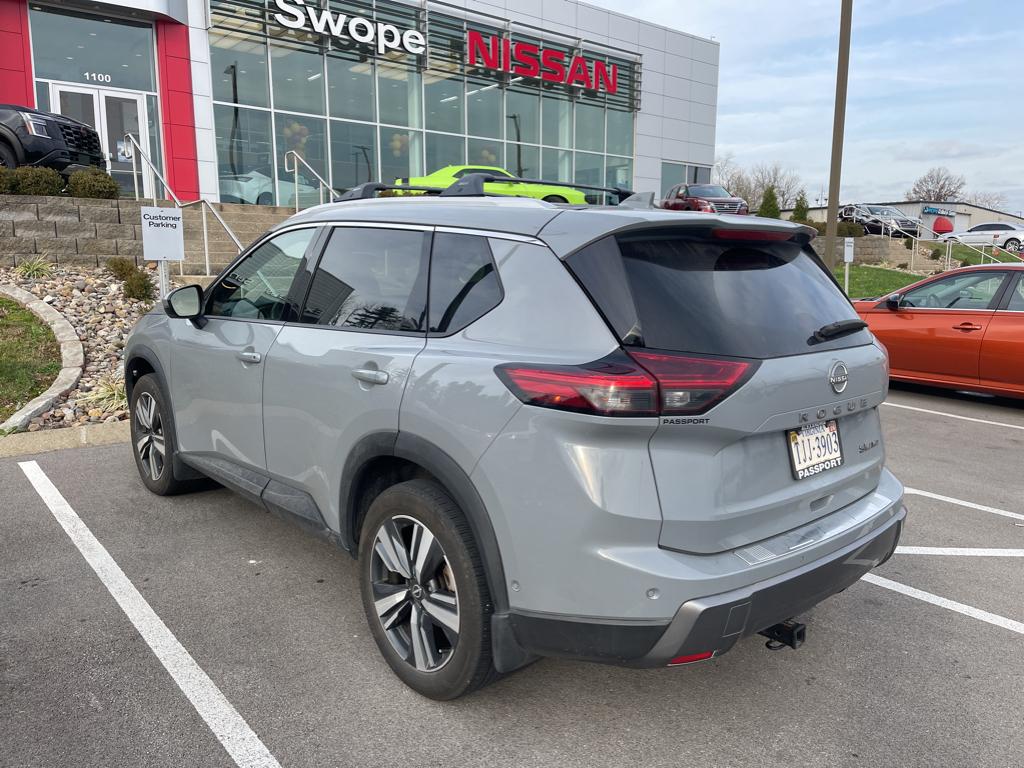 2024 Nissan Rogue SL photo 4