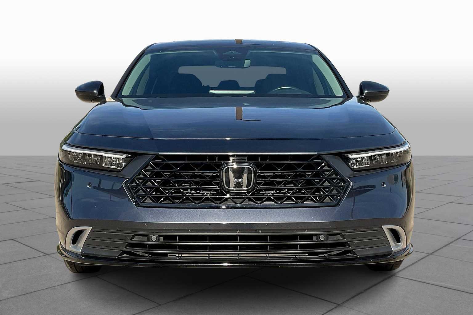 2023 Honda Accord Hybrid Touring photo 3