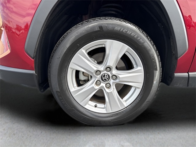 2021 Toyota RAV4 XLE photo 27