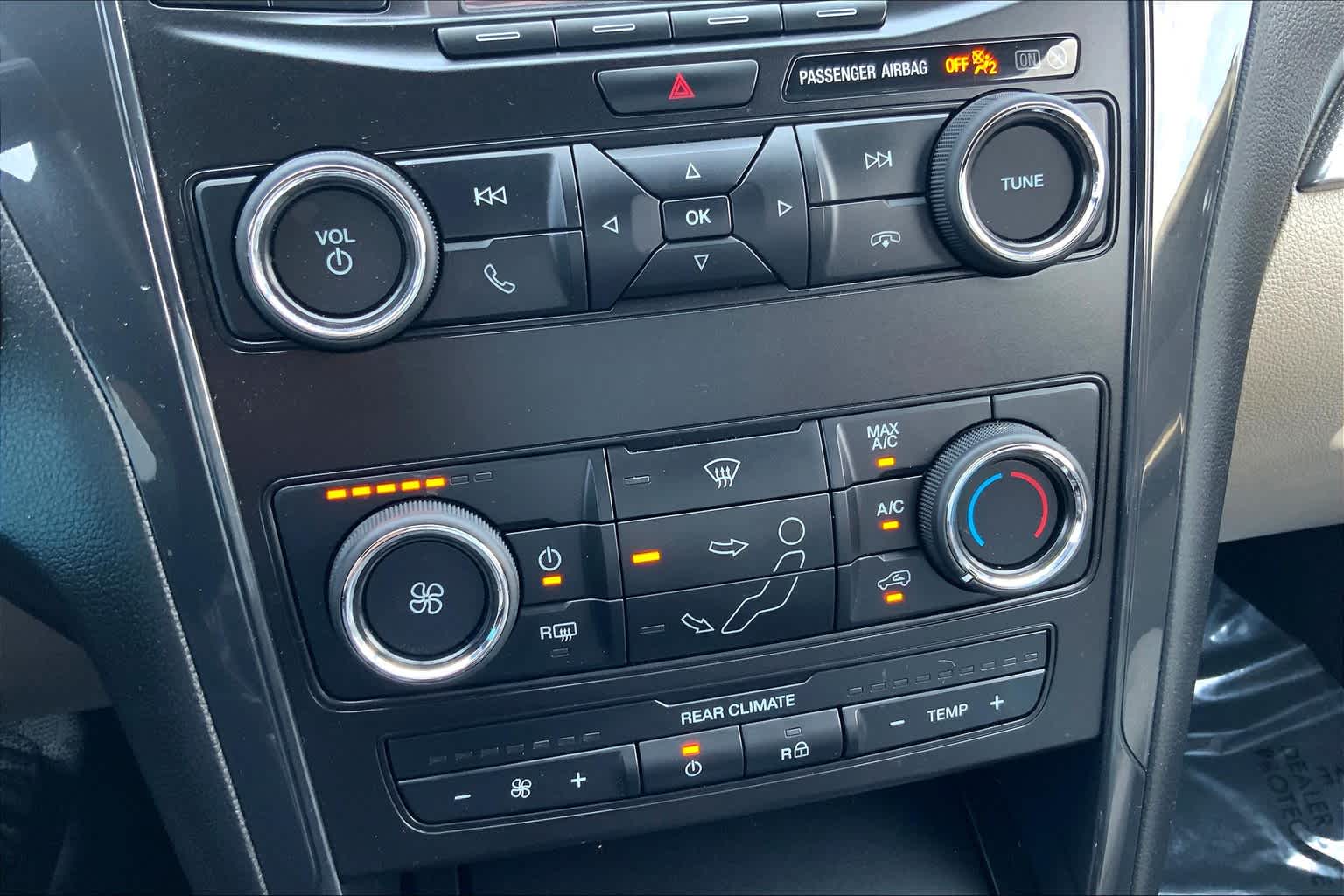 2019 Ford Explorer Base photo 28