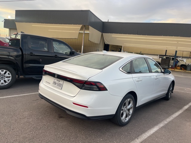 2023 Honda Accord LX photo 4