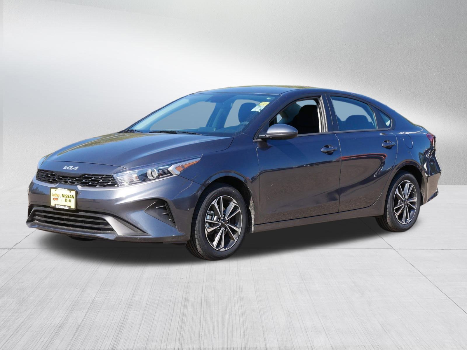 2024 Kia Forte LXS photo 3