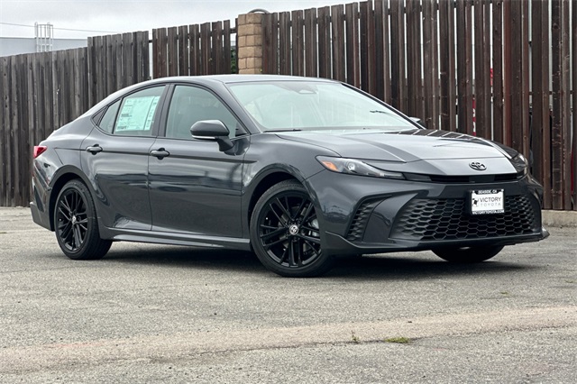 2025 Toyota Camry SE photo 2