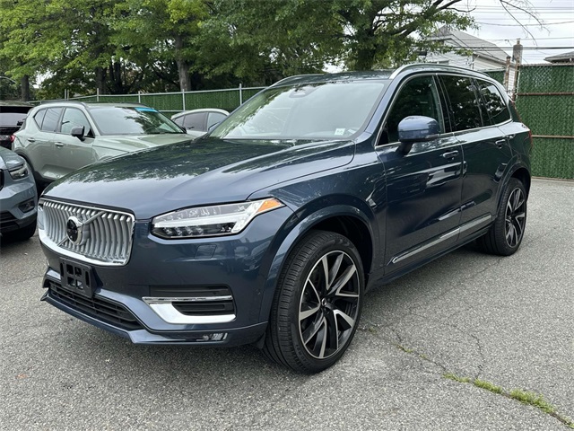 2023 Volvo XC90 B5 Plus photo 4