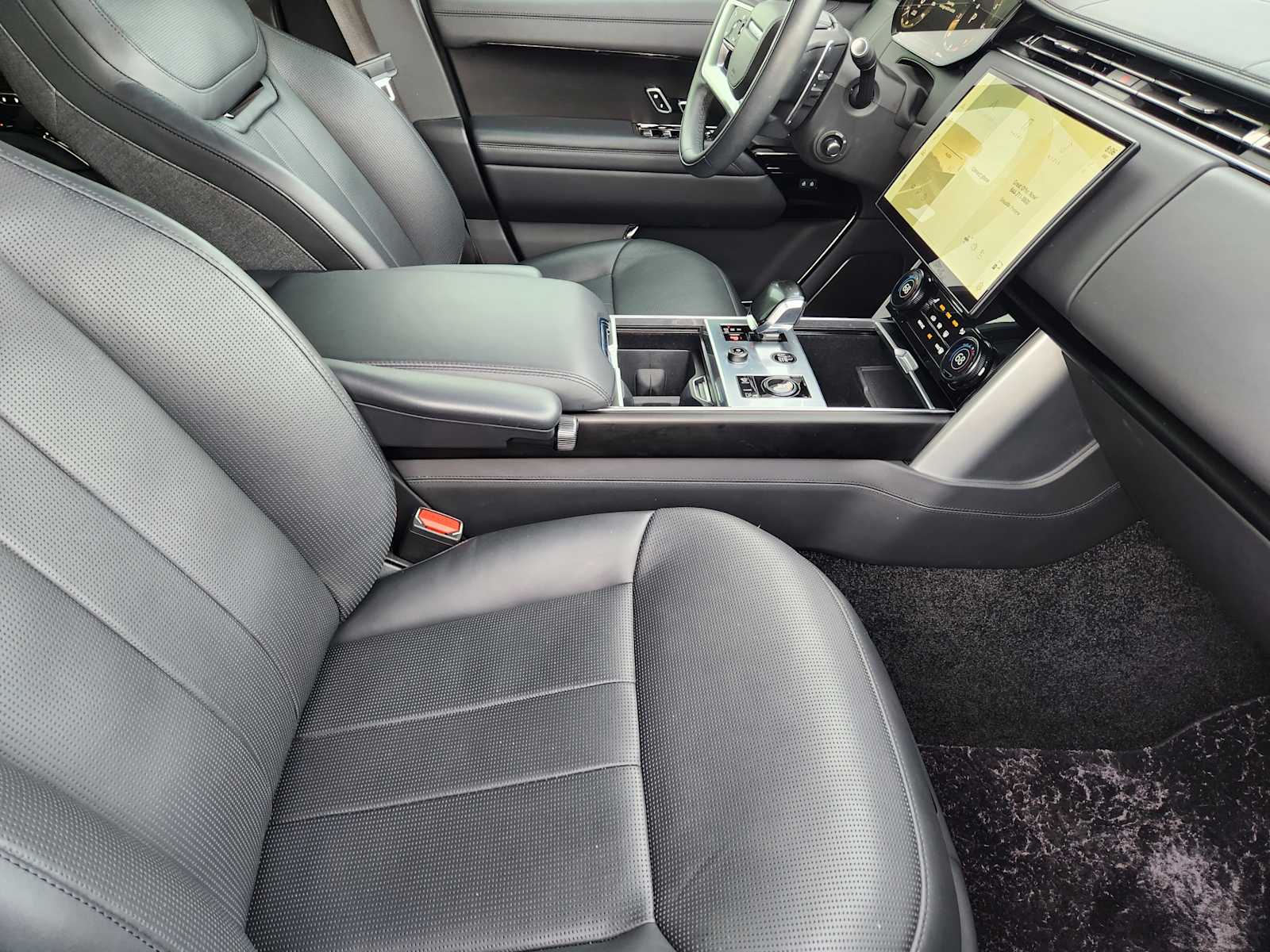 2023 Land Rover Range Rover SV photo 11