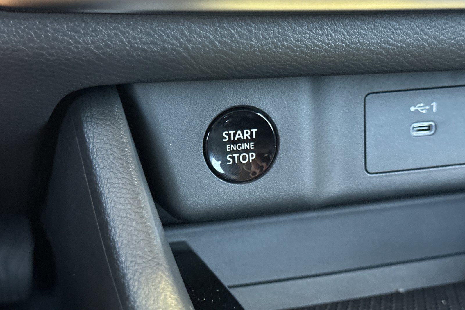 2026 Nissan Rogue SV photo 19