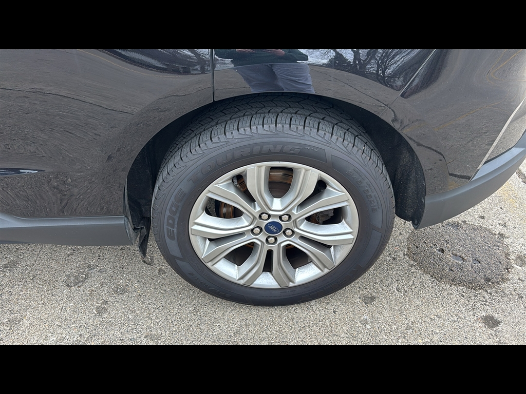 2022 Ford Edge Titanium photo 23