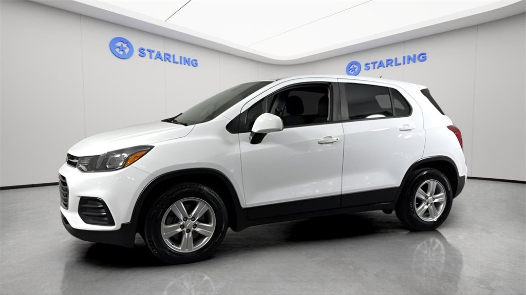 2020 Chevrolet Trax LS photo 2